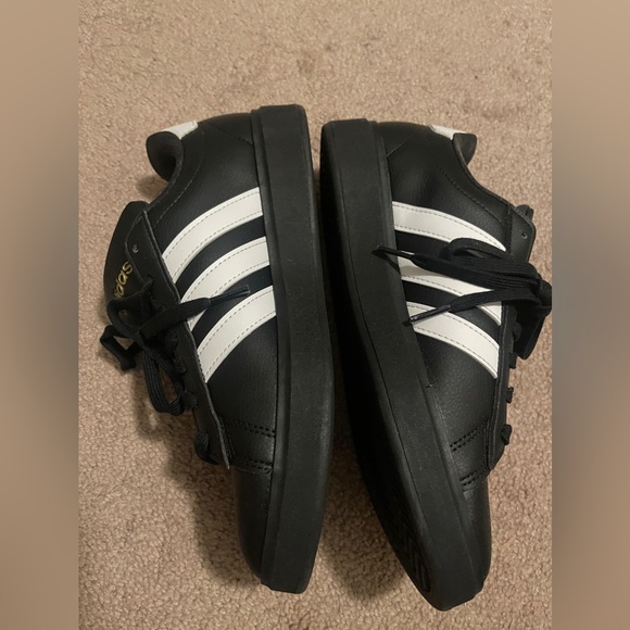 Adidas GRAND COURT 2.0 SHOES Size 8.5 Black with White Striped - Picture 4 of 5